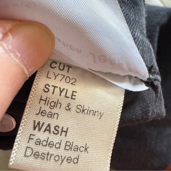 Reformation High Waist Skinny Faded Black Destroyed Jeans Size 26 - Picture 10 of 13